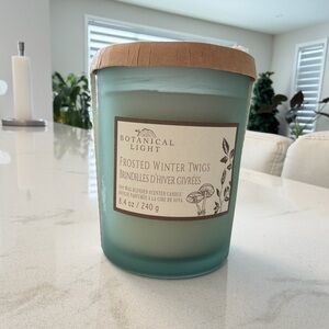 【Brand New】Botanical Light Scented Candle Frosted Winter Twigs 240g